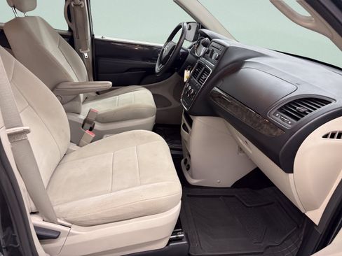 Used 2011 Dodge Grand Caravan Mainstreet w/ PWR Convenience Group FWD image 19