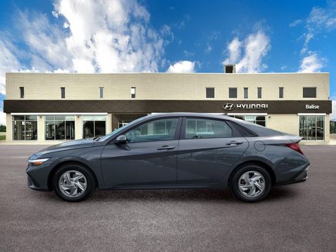 New 2026 Hyundai Elantra SE FWD image 6