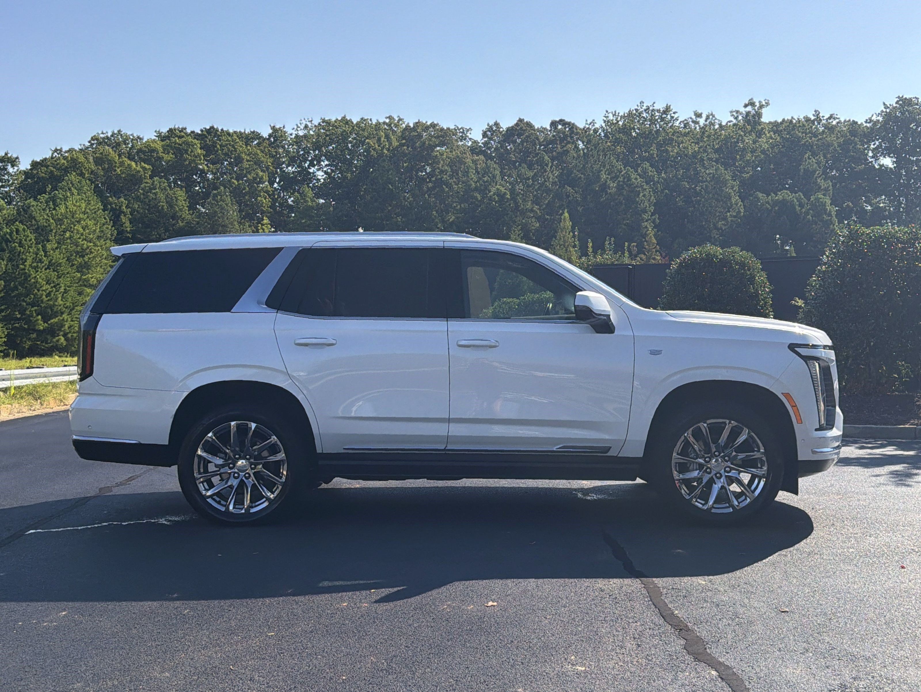Used 2025 Cadillac Escalade Premium Luxury w/ Touring Package AWD/4WD image 5