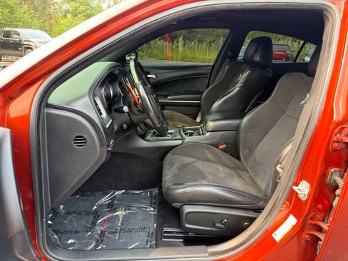 Used 2022 Dodge Charger Scat Pack w/ Dynamics Package RWD image 12