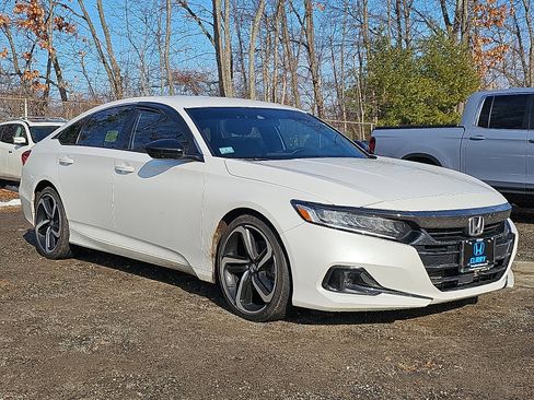 Used 2022 Honda Accord Sport image 2