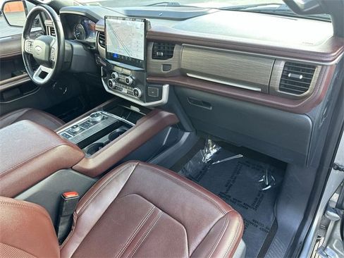 Used 2022 Ford Expedition Limited image 29