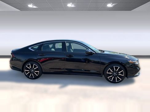 New 2026 Honda Accord Touring image 8