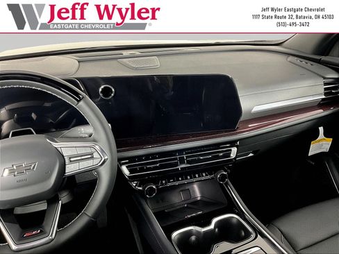 New 2026 Chevrolet Traverse Z71 w/ Enhanced Driving Package AWD/4WD image 11