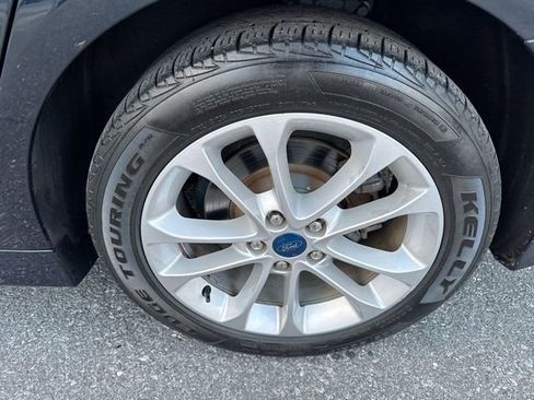 Used 2020 Ford Fusion SE image 10