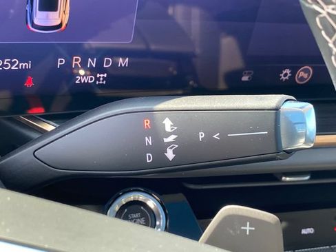 Certified 2024 Buick Envision Avenir AWD/4WD image 13