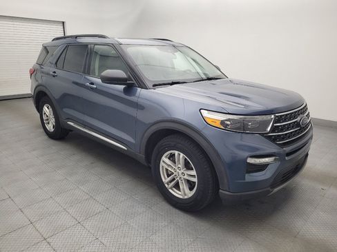 Used 2020 Ford Explorer XLT w/ Equipment Group 202A AWD/4WD image 11