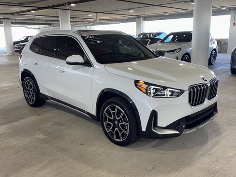 Used 2025 BMW X1 xDrive28i w/ Convenience Package image 2