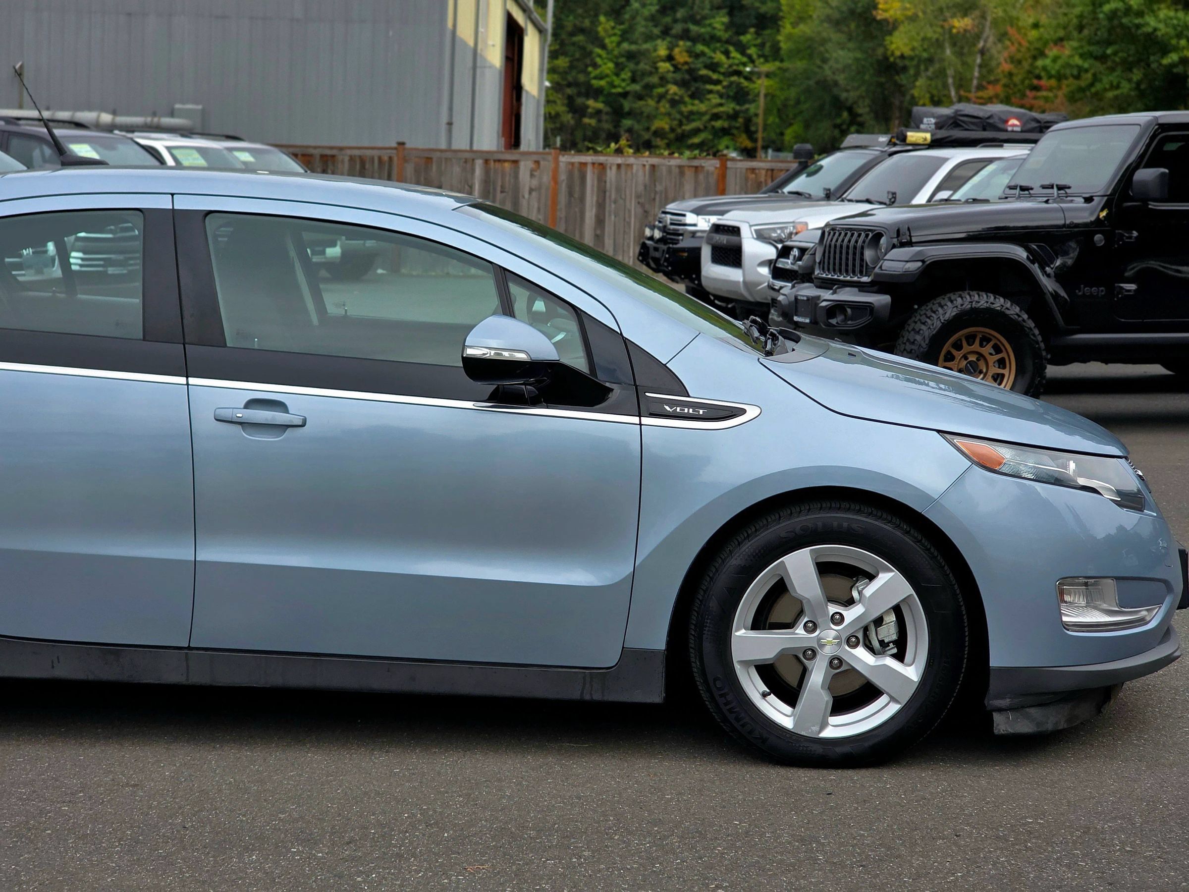Used 2013 Chevrolet Volt FWD image 16