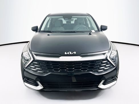 Used 2025 Kia Sportage LX FWD image 2