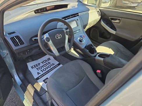 Used 2014 Toyota Prius Two image 9
