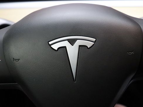 Used 2023 Tesla Model 3 Standard Range RWD image 47
