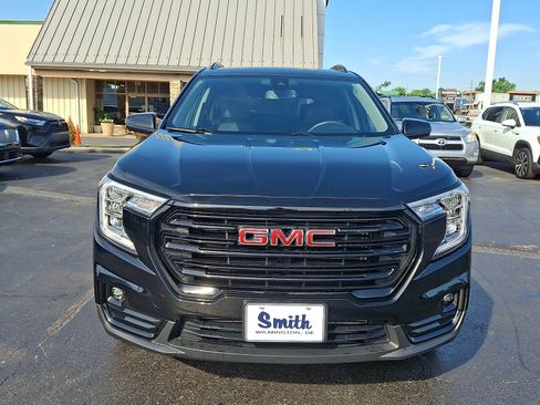 Used 2024 GMC Terrain SLT w/ Elevation Edition AWD/4WD image 2