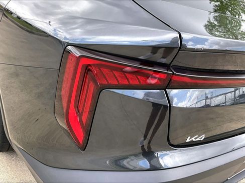 Used 2025 Kia K4 LXS image 26