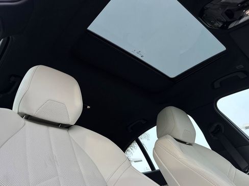 Used 2024 BMW i5 eDrive40i w/ M Sport Package RWD image 17