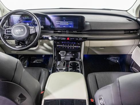 Used 2023 Kia Carnival SX image 23