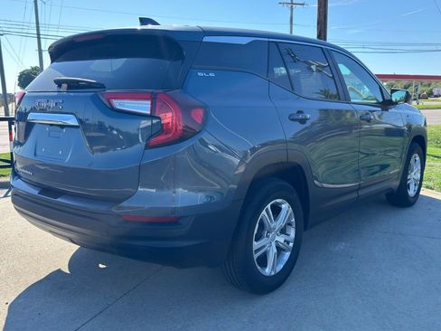 Used 2024 GMC Terrain SLE FWD image 7