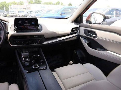 Used 2024 Nissan Rogue SV w/ SV Premium Package AWD/4WD image 27