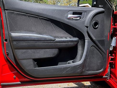Used 2019 Dodge Charger SXT w/ Blacktop Package AWD/4WD image 17