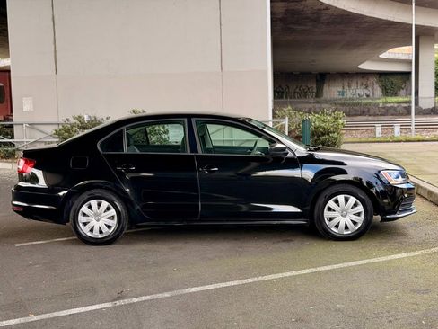 Used 2015 Volkswagen Jetta S image 1