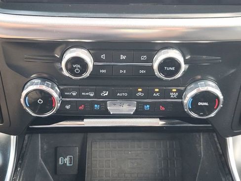 Used 2022 Ford F150 Raptor w/ Equipment Group 801A High AWD/4WD image 20