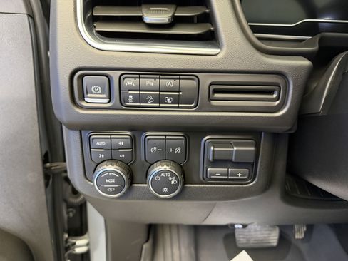 Used 2023 Chevrolet Suburban Z71 w/ Z71 Off-Road Package image 15
