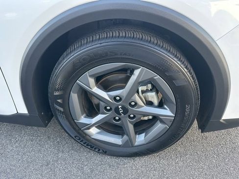 Used 2025 Kia K4 LXS image 30