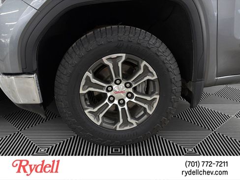 Used 2020 GMC Sierra 1500 SLE w/ SLE Value Package AWD/4WD image 9