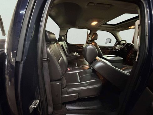 Used 2011 Chevrolet Silverado 3500 LTZ w/ LTZ Plus Package image 17