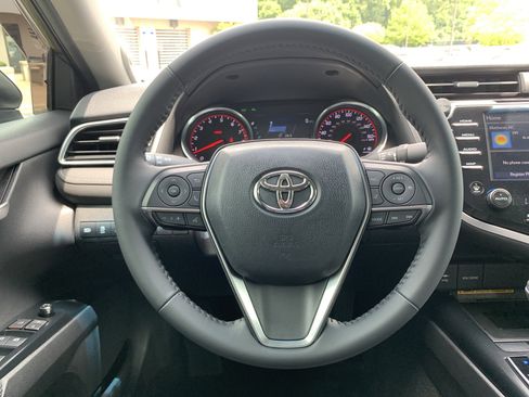 Used 2018 Toyota Camry XSE w/ Driver Assist Package FWD image 18