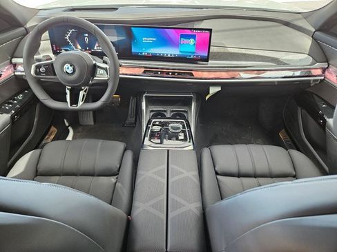 Used 2025 BMW 740i RWD image 17