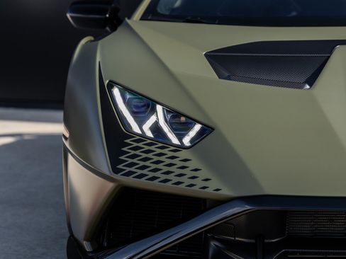 Used 2024 Lamborghini Huracan STO image 25