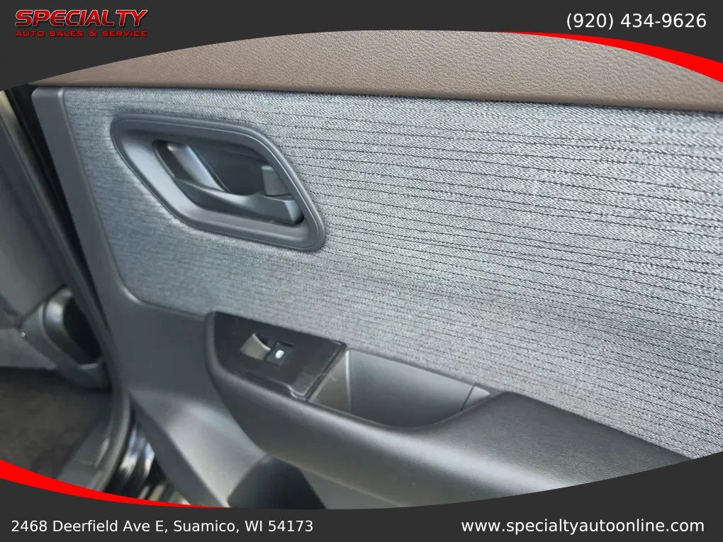 Used 2023 Nissan Rogue S AWD/4WD image 31