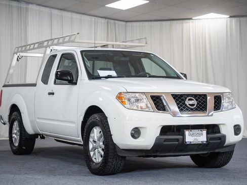 Used 2021 Nissan Frontier SV RWD image 1