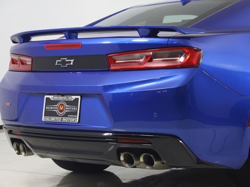 Used 2018 Chevrolet Camaro SS RWD image 57