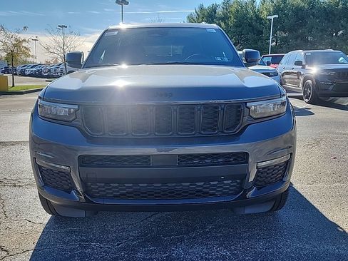 New 2025 Jeep Grand Cherokee L Limited w/ Black Appearance Package image 8