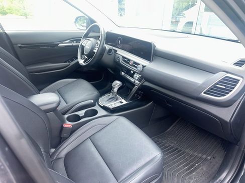 Used 2025 Kia Seltos EX FWD image 15
