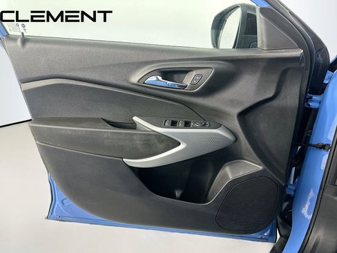 Used 2024 Chevrolet Trax RS image 27