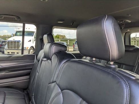 Used 2024 Jeep Wagoneer L Series II w/ Flexible Seating Group image 20