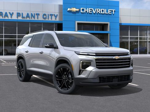 New 2026 Chevrolet Traverse LT w/ Driver Confidence Package FWD image 7
