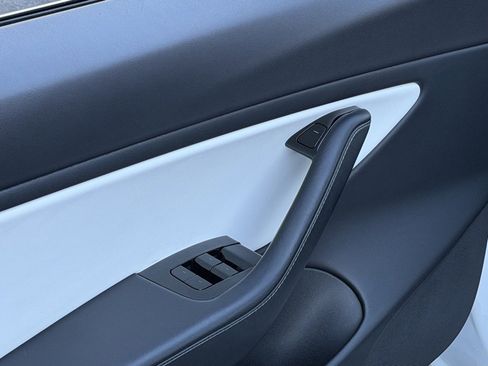 Used 2020 Tesla Model 3 Performance image 29