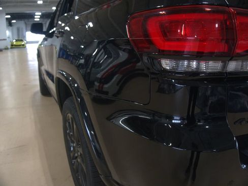Used 2018 Jeep Grand Cherokee Altitude AWD/4WD image 17