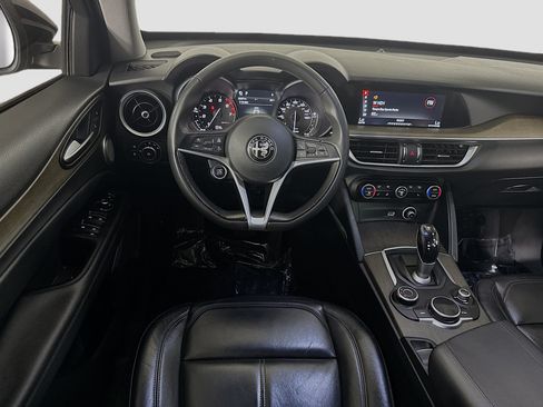 Used 2018 Alfa Romeo Stelvio Ti AWD/4WD image 17