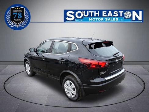 Used 2018 Nissan Rogue Sport S image 5