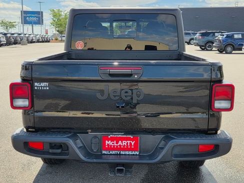 Used 2021 Jeep Gladiator Sport AWD/4WD image 6