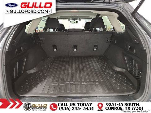 Used 2022 Subaru Outback Premium image 11