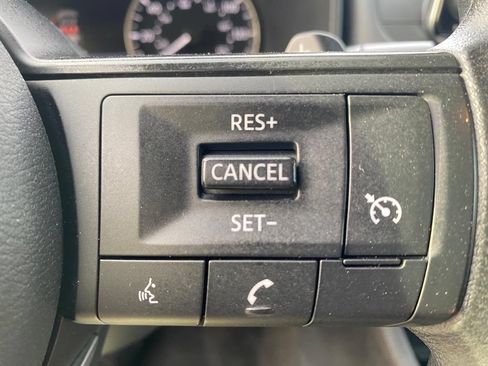 Used 2024 Nissan Rogue S FWD image 33