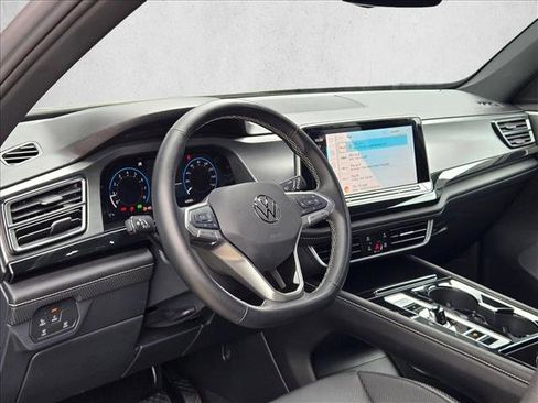 Used 2025 Volkswagen Atlas Cross Sport SE AWD/4WD image 9