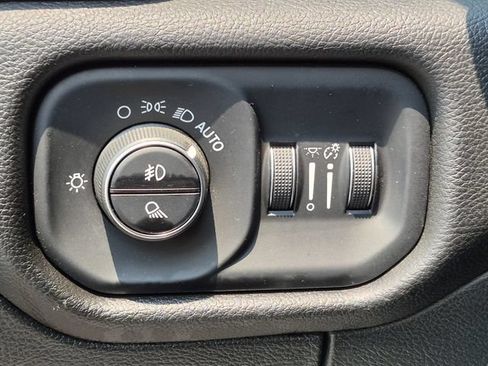 Certified 2025 RAM 1500 Big Horn AWD/4WD image 9