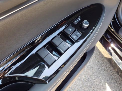 Used 2025 Toyota Mirai XLE RWD image 17